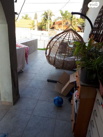 בית פרטי/ קוטג', רחבת האדמונית, הפרחים, קרית גת