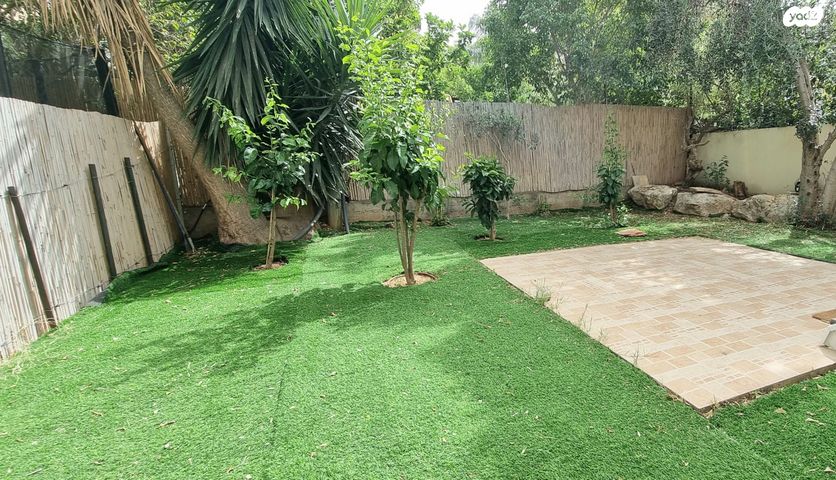 דו משפחתי, שערי תקווה