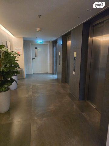 דירה, עפרה חזה, משכנות האומנים, קרית מוצקין