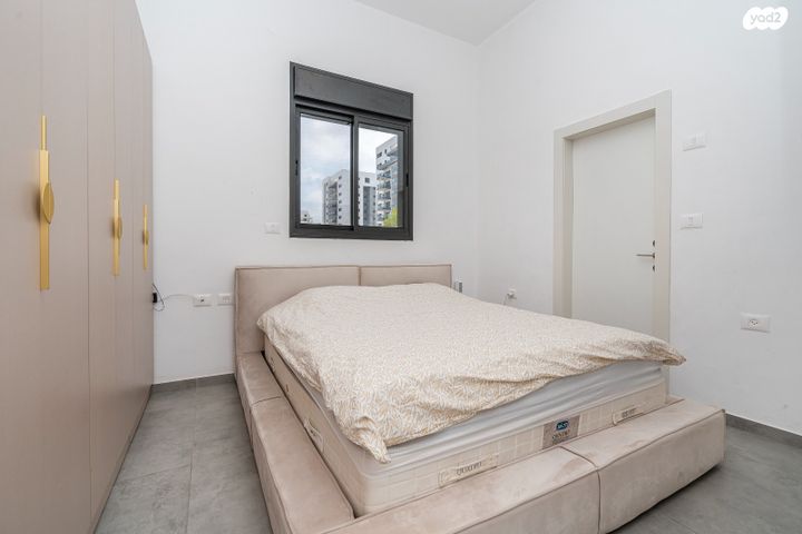 דירת גן, מור, אור ים, אור עקיבא