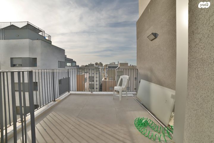 גג/ פנטהאוז, שדרות הצנחנים 18, נגבה, רמת גן