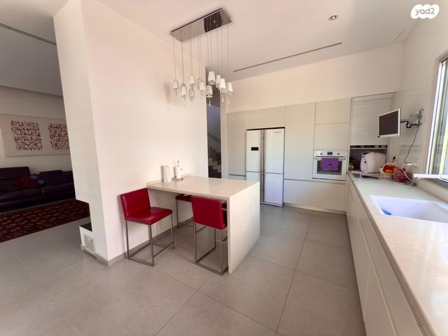 דו משפחתי, מוריה, גן יבנה