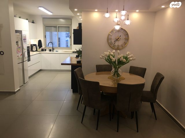 שקמים ואגמים