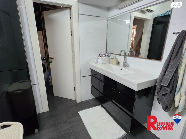 דירה, משה דיין 58, בן גוריון, חולון