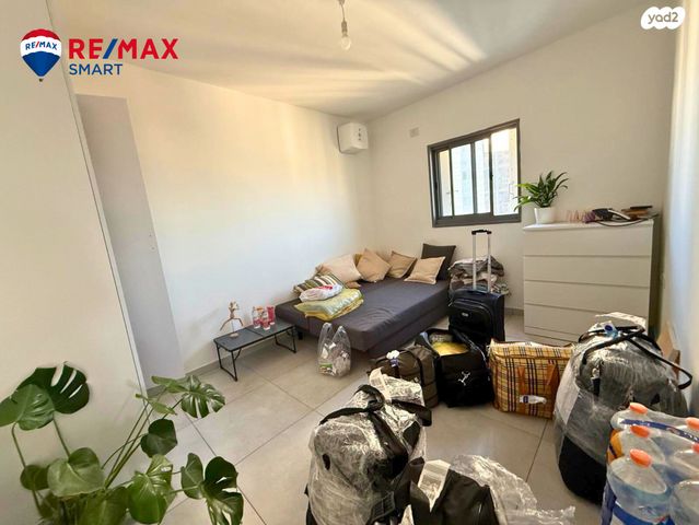 דירה, עפרה חזה, משכנות האומנים, קרית מוצקין