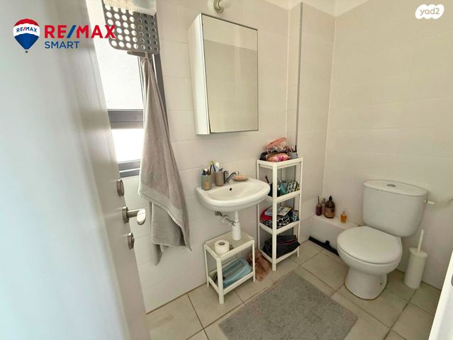 דירה, עפרה חזה, משכנות האומנים, קרית מוצקין