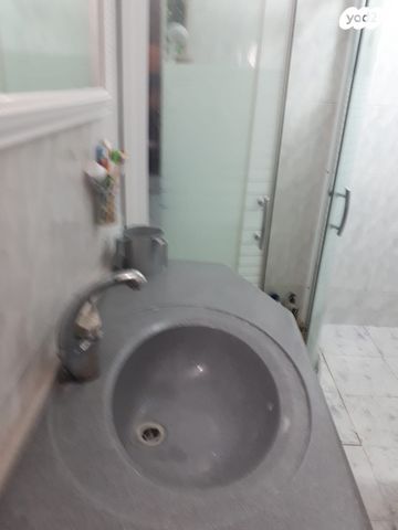 בית פרטי/ קוטג', רחבת האדמונית, הפרחים, קרית גת