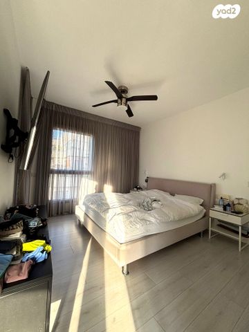 דירה, פרופ' יובל נאמן, הגוש הגדול, רמת אביב החדשה, נופי ים, תל אביב יפו