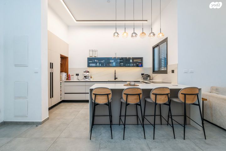 דירת גן, מור, אור ים, אור עקיבא