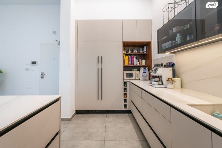 דירת גן, מור, אור ים, אור עקיבא