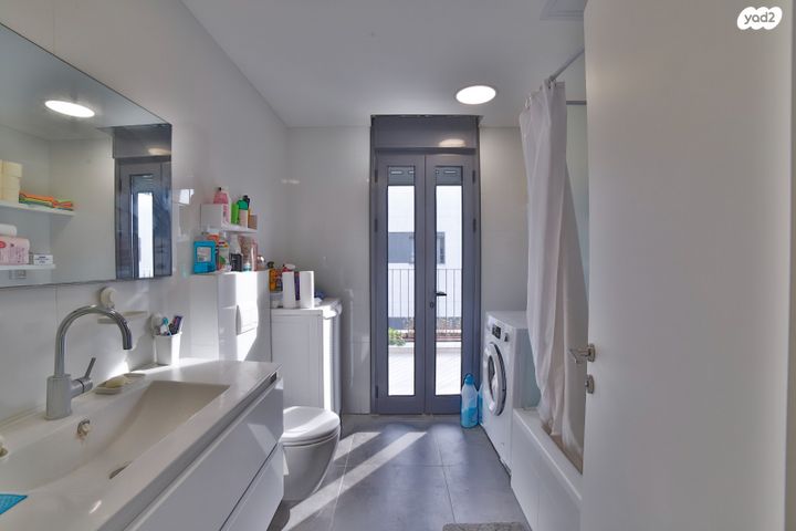 גג/ פנטהאוז, שדרות הצנחנים 18, נגבה, רמת גן