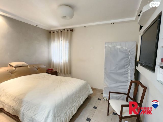 דירה, משה דיין 58, בן גוריון, חולון