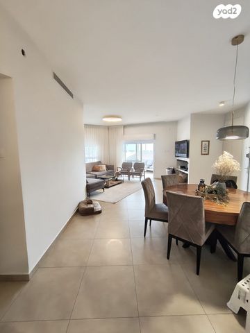 גג/ פנטהאוז, האמוראים, נאות בגין, לב יבנה, יבנה