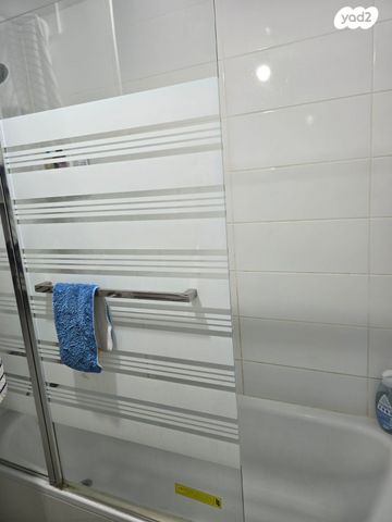 דירה, עפרה חזה, משכנות האומנים, קרית מוצקין