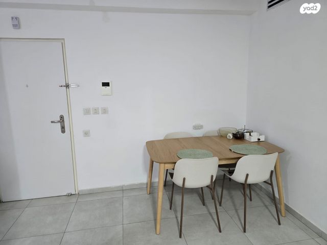 דירה, עפרה חזה, משכנות האומנים, קרית מוצקין