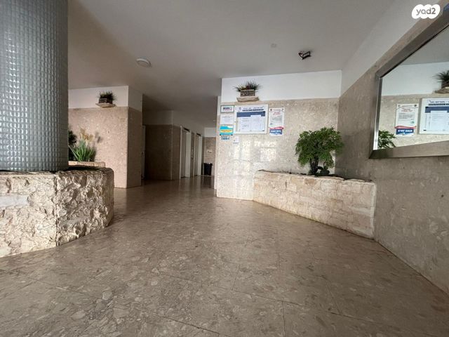 דירה, יהויכין המלך, רובע י"ג, אשדוד