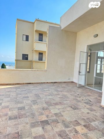 גג/ פנטהאוז, עקרון 14, שוק תלפיות, חיפה