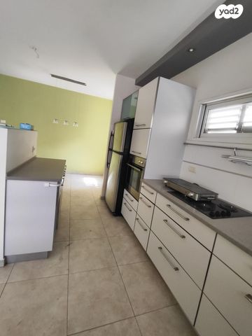 דירה, נתן ברניצקי, רמז, מערב ותיק, ראשון לציון