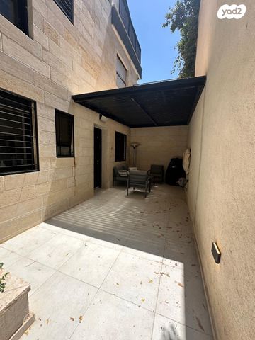 דירת גן, מבשרת ציון