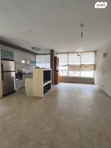 דירה, נתן ברניצקי, רמז, מערב ותיק, ראשון לציון