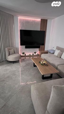 דו משפחתי, גדרה