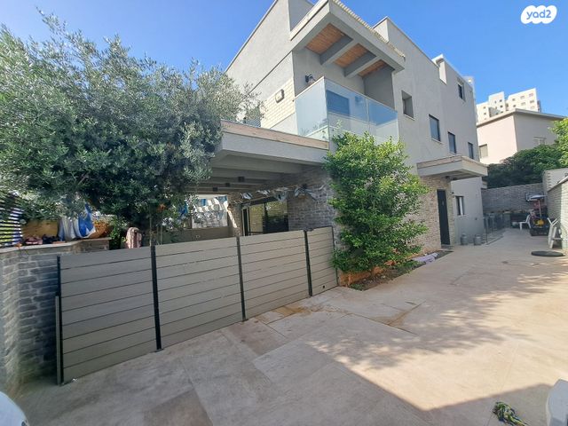בית פרטי/ קוטג', לודיוב, נווה גן, פתח תקווה