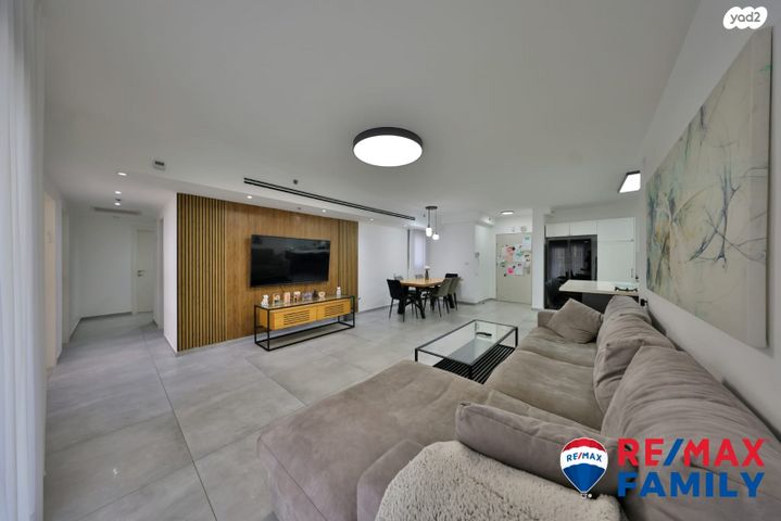 דירה, נעמי שמר 10, נאות אפק, אפקה, קרית ביאליק