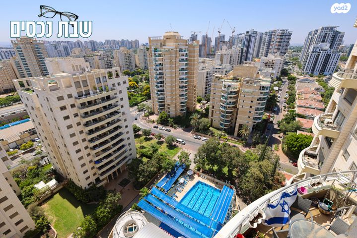 דירה, מרדכי גור, רמת הדר, גבעת שמואל