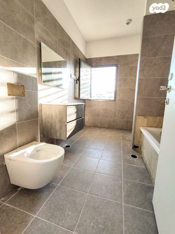 גג/ פנטהאוז, כלנית, צופים, צופים