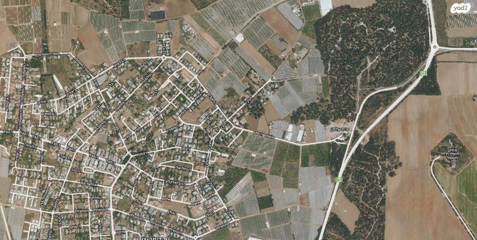 מגרשים, משמר הירדן, קדימה צורן