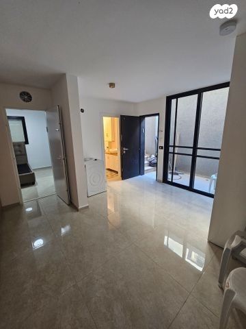 בית פרטי/ קוטג', לודיוב, נווה גן, פתח תקווה