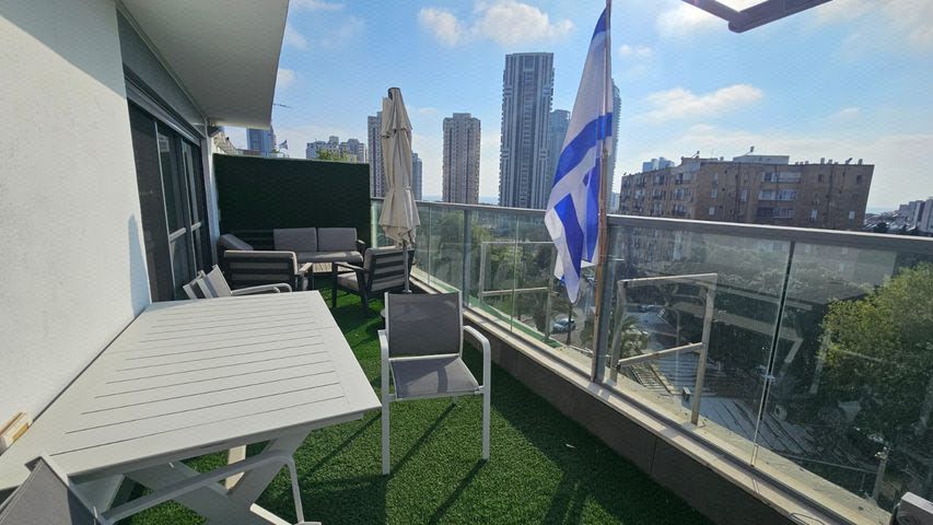 הנביאים 43