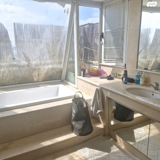 גג/ פנטהאוז, לאה גולדברג, נאות אפקה ב', תל אביב יפו