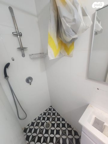 יחידת דיור, רש"י, ביאליק, חדרה