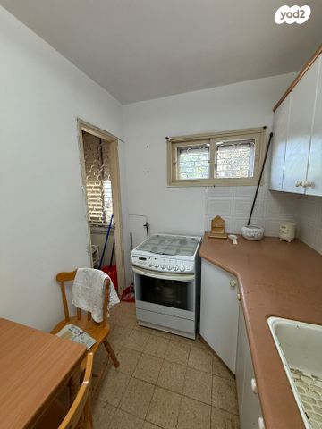 דירה, ראובן יודלוביץ, רמז, מערב ותיק, ראשון לציון