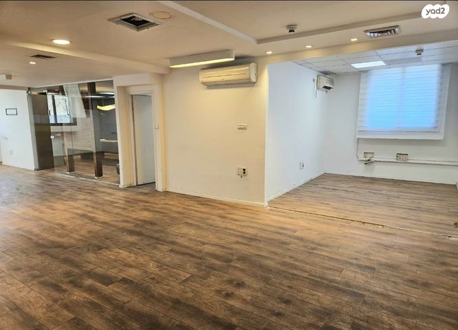 משרדים, יגאל אלון, נחלת יצחק, תל אביב יפו