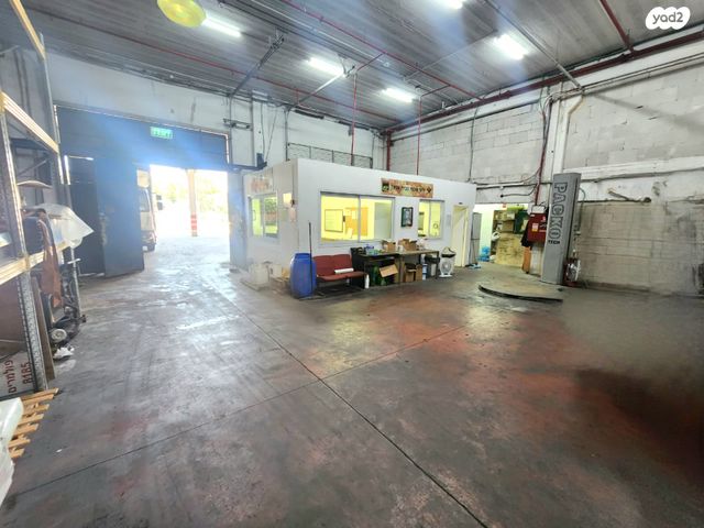 מחסנים, פארק תעשיות השרון, קדימה צורן