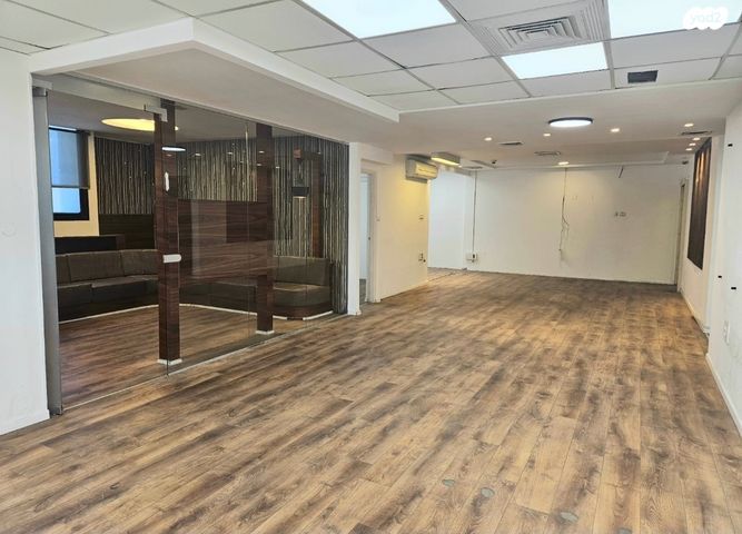 משרדים, יגאל אלון, נחלת יצחק, תל אביב יפו