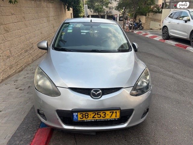 מודעת רכב מאזדה 2