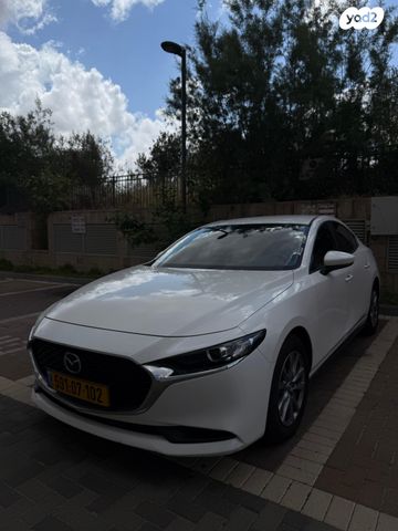 מודעת רכב מאזדה 3