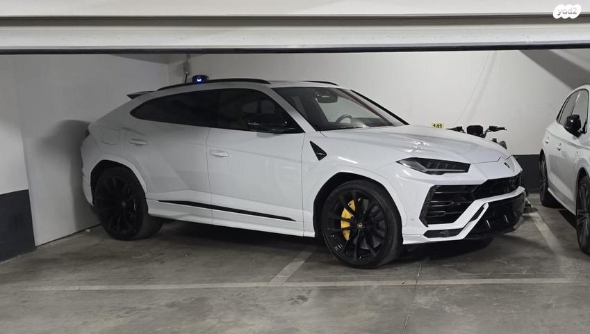 למבורגיני אורוס