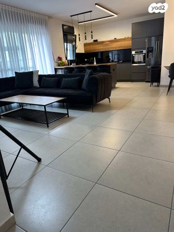 דירה, שדרות בן גוריון 5, פסגות אפק, ראש העין