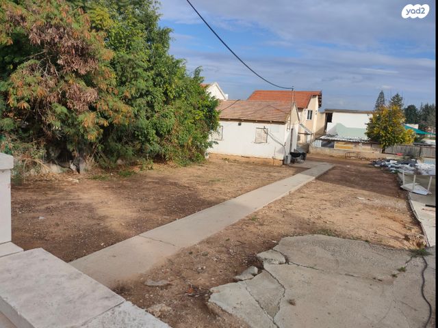 ישיבת ציון 8