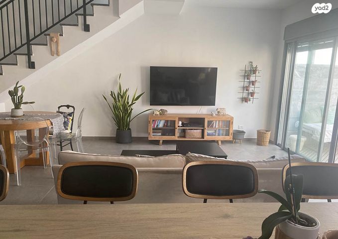 גג/ פנטהאוז, הבה"דים 10, נרקיסים, ראשון לציון