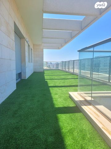 גג/ פנטהאוז, התורן 4, נאות רבין, יבנה