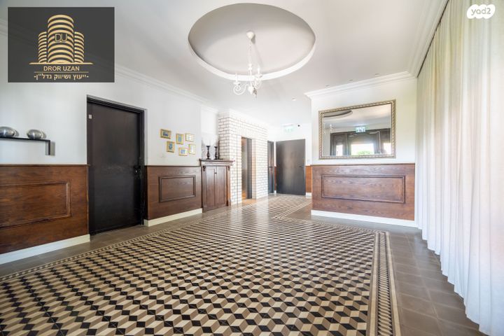 דופלקס, מנחם רצון, מחנה יהודה, פתח תקווה