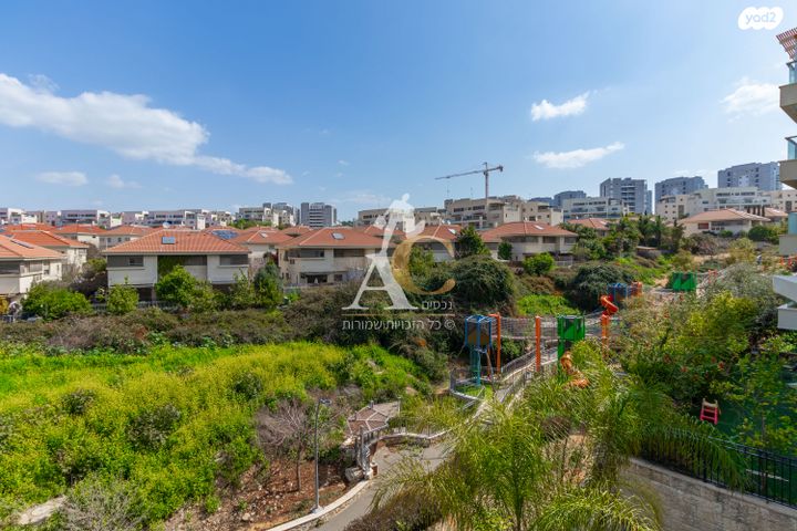 דירה, צור יצחק, צור יצחק