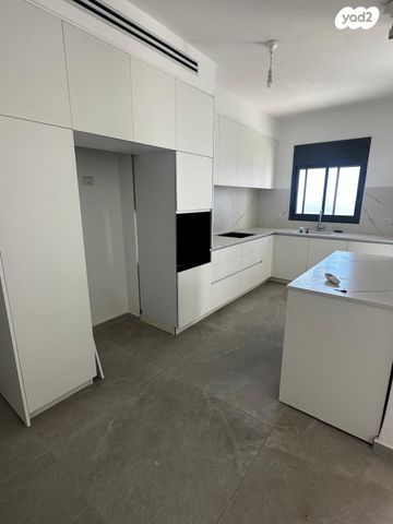 גג/ פנטהאוז, אברהם לינקולן, אחוזה, חיפה