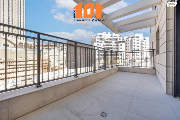 דירה, הרב אברהם זקן, ירושלים