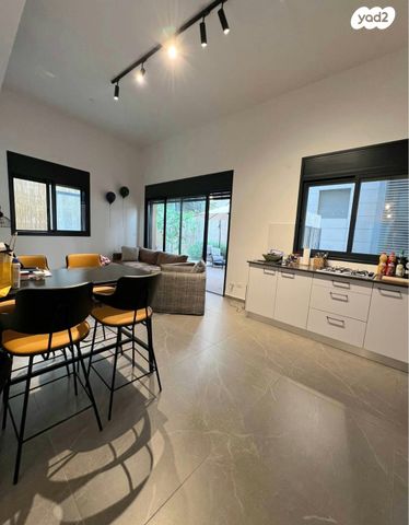 דירת גן, איתמר, חרוזים, רמת גן